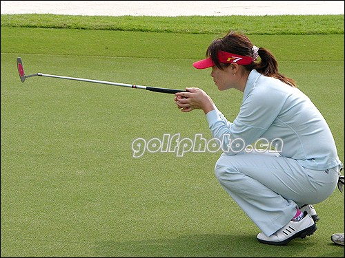 张娜果岭看线（摄影：golftime·老高）